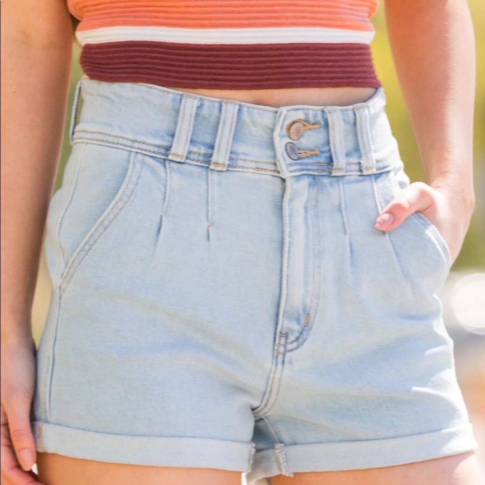 KanCan Signature Mom Cuffed Short